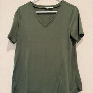Zenana Outfitters Green Fitted Short Sleeve Tee